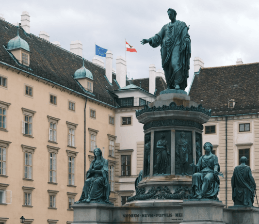 Ile kosztuje zwiedzanie Sztolni Królowa Luiza i Guido? Cennik biletów i pakiety Ile kosztuje zwiedzanie Sztolni Królowa Luiza i Guido? Cennik biletów i pakiety